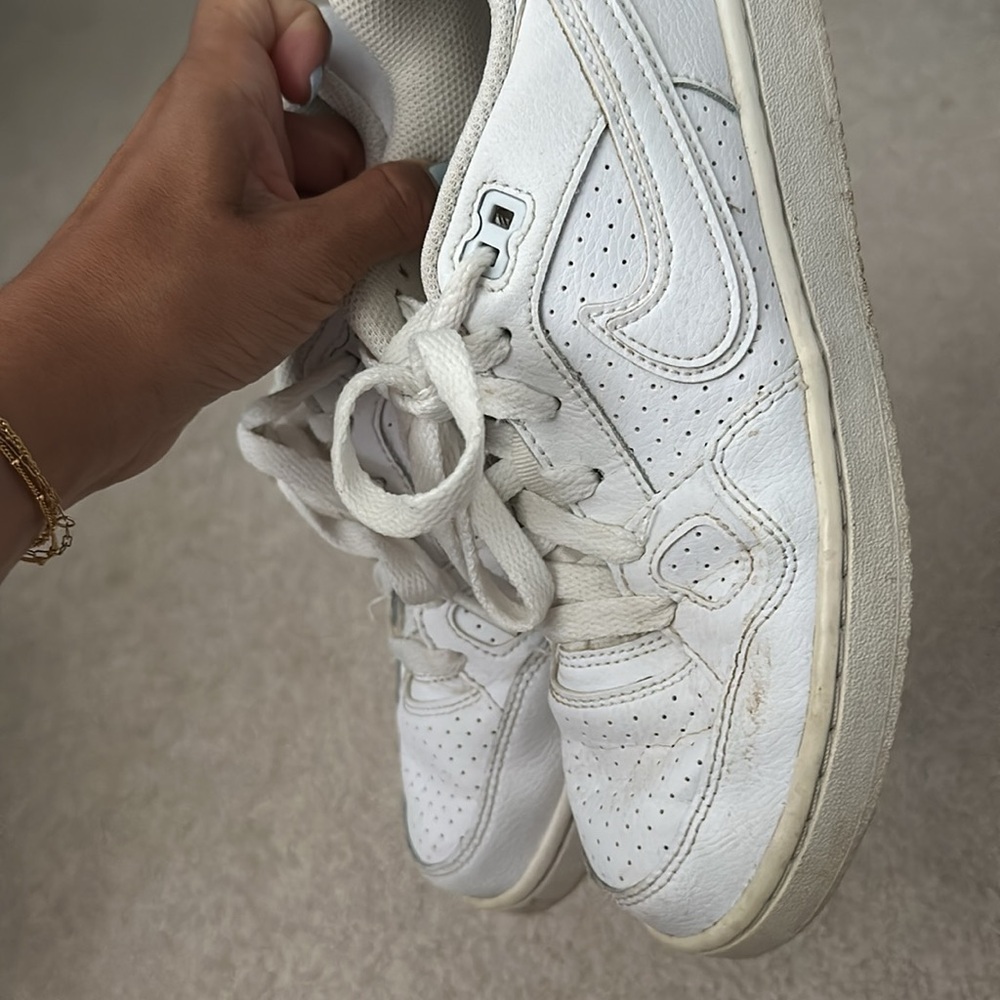 Nike sneakers - Picture 3 of 5